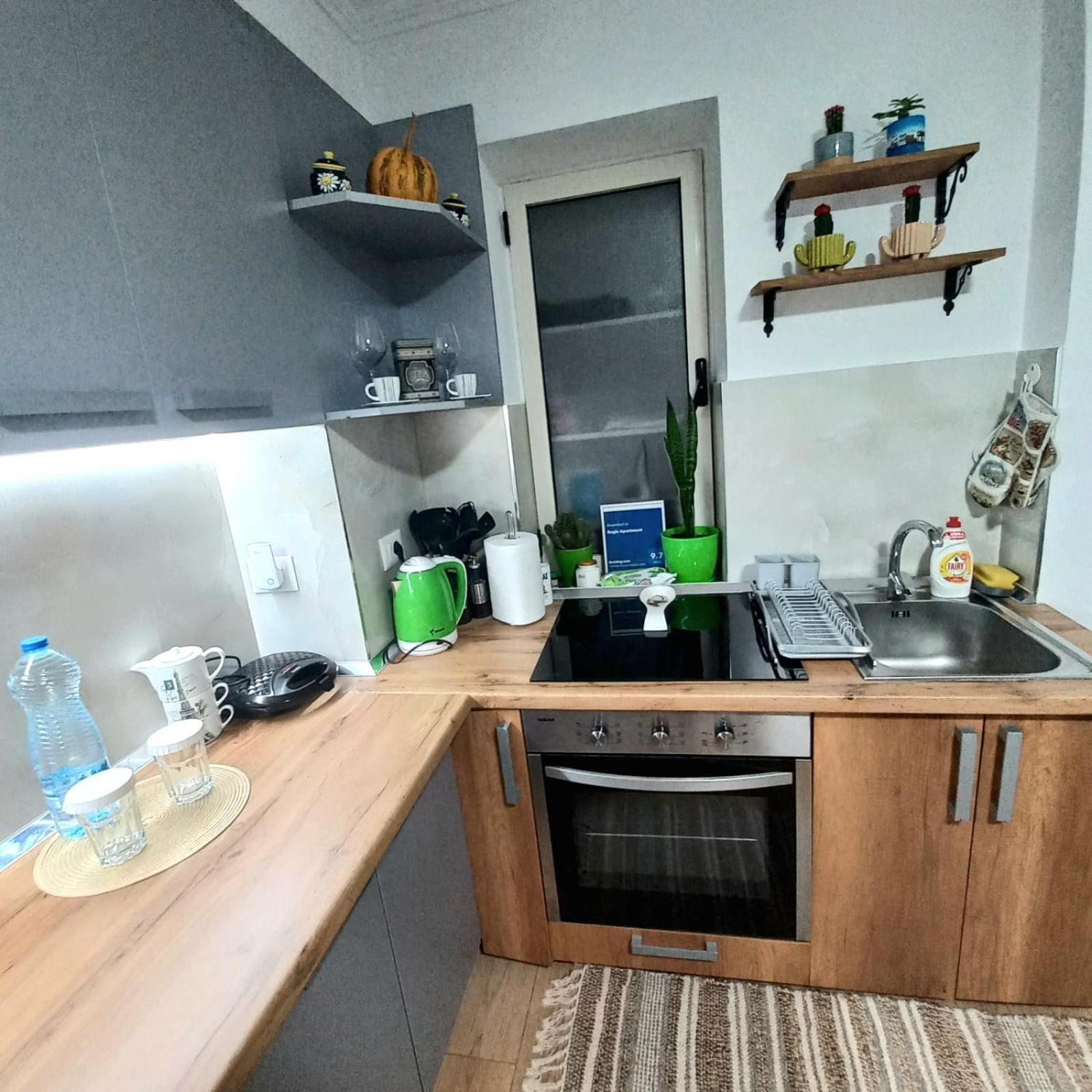 Regis Apartment 地拉那 外观 照片