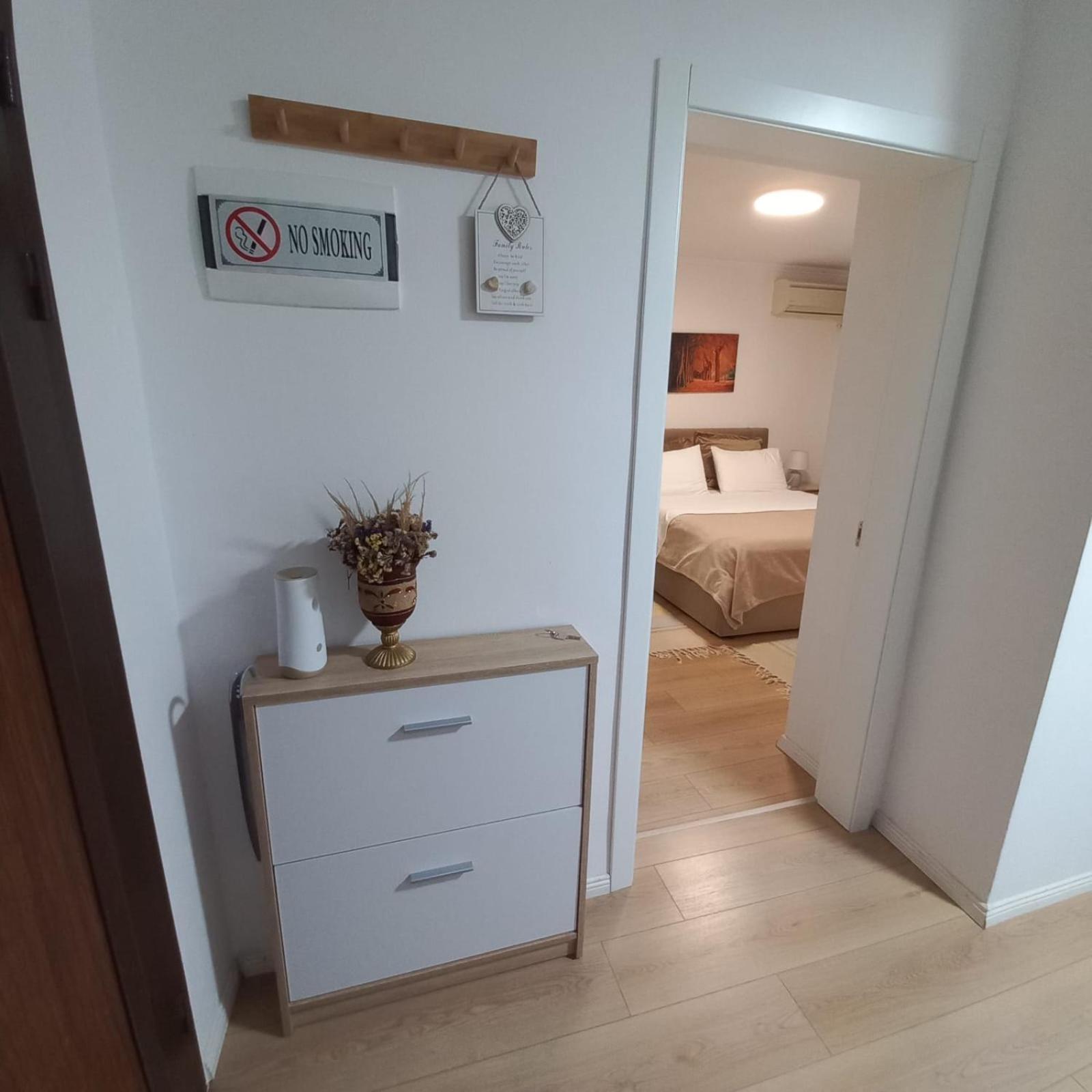 Regis Apartment 地拉那 外观 照片